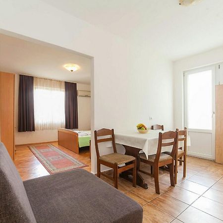 Hana Accommodation Sveti Stefan Δωμάτιο φωτογραφία