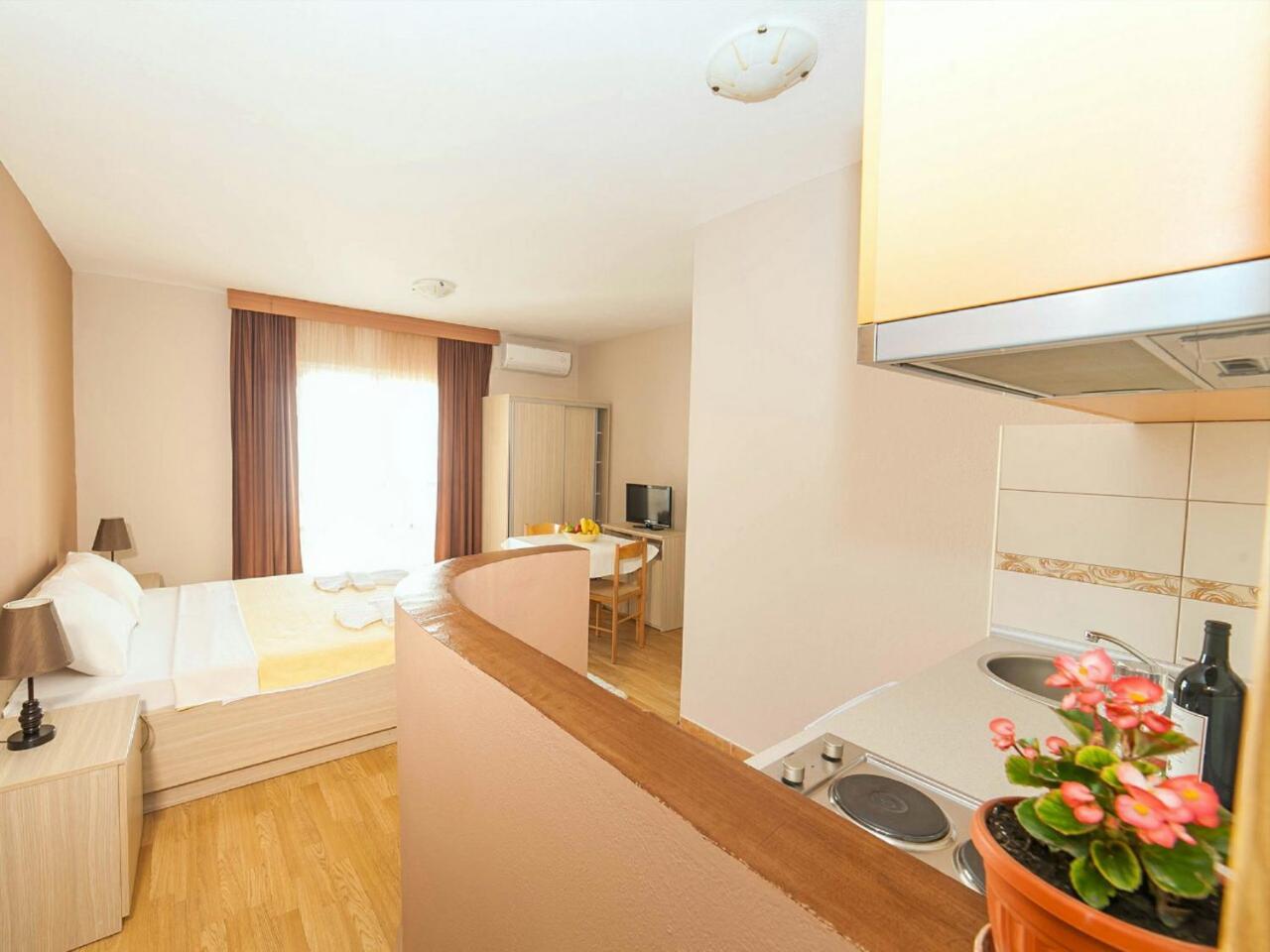 Hana Accommodation Sveti Stefan Εξωτερικό φωτογραφία