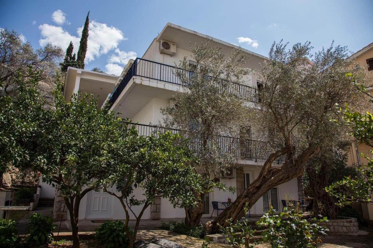 Hana Accommodation Sveti Stefan Εξωτερικό φωτογραφία