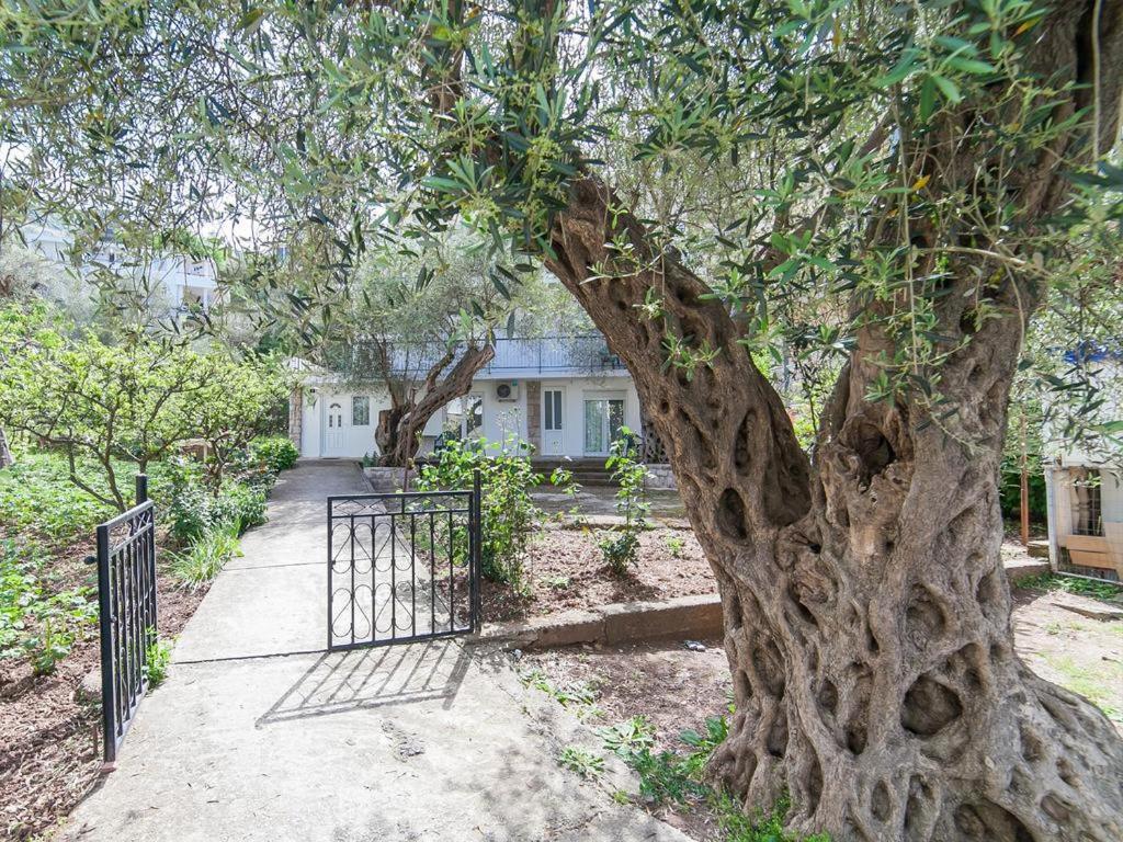 Hana Accommodation Sveti Stefan Εξωτερικό φωτογραφία